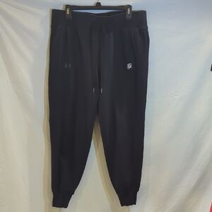 Under Armour LG Women's Black Jogger Pants Fleece Interior